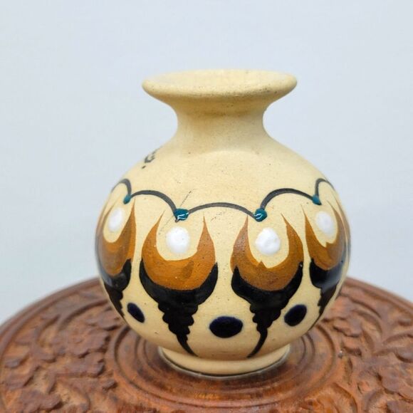 Vintage Zadar Hand Painted Miniature Vase – Yugoslavia Pottery – Abstract Floral - Picture 14 of 15